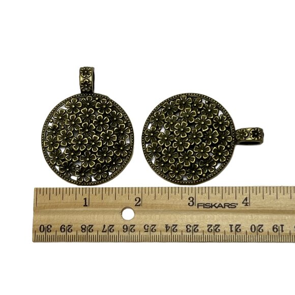 6 Flower Floral Pendants Charms Medallion Jewelry Making Supplies - Picture 3 of 3